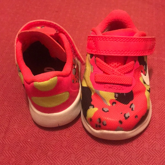 Nike Kid shoes - Picture 2 of 3